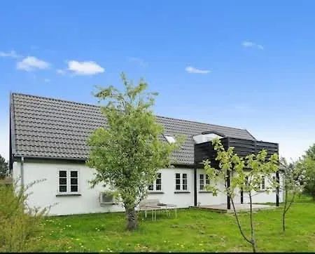 Charming Close To The * Stege