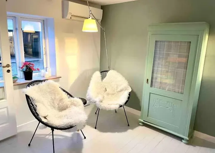 Charming Close To The Stege