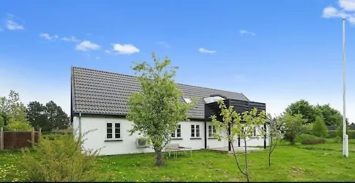 Charming Close To The * Stege